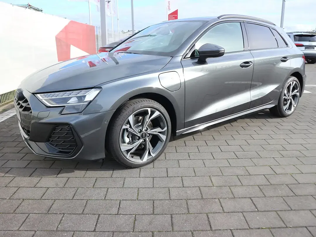 Audi A3 - Thumbnail 4