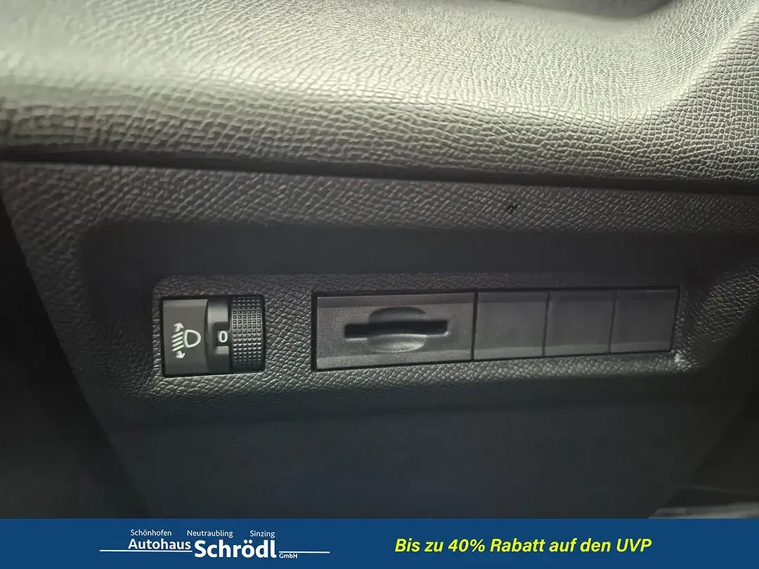 Peugeot 308 - Thumbnail 13