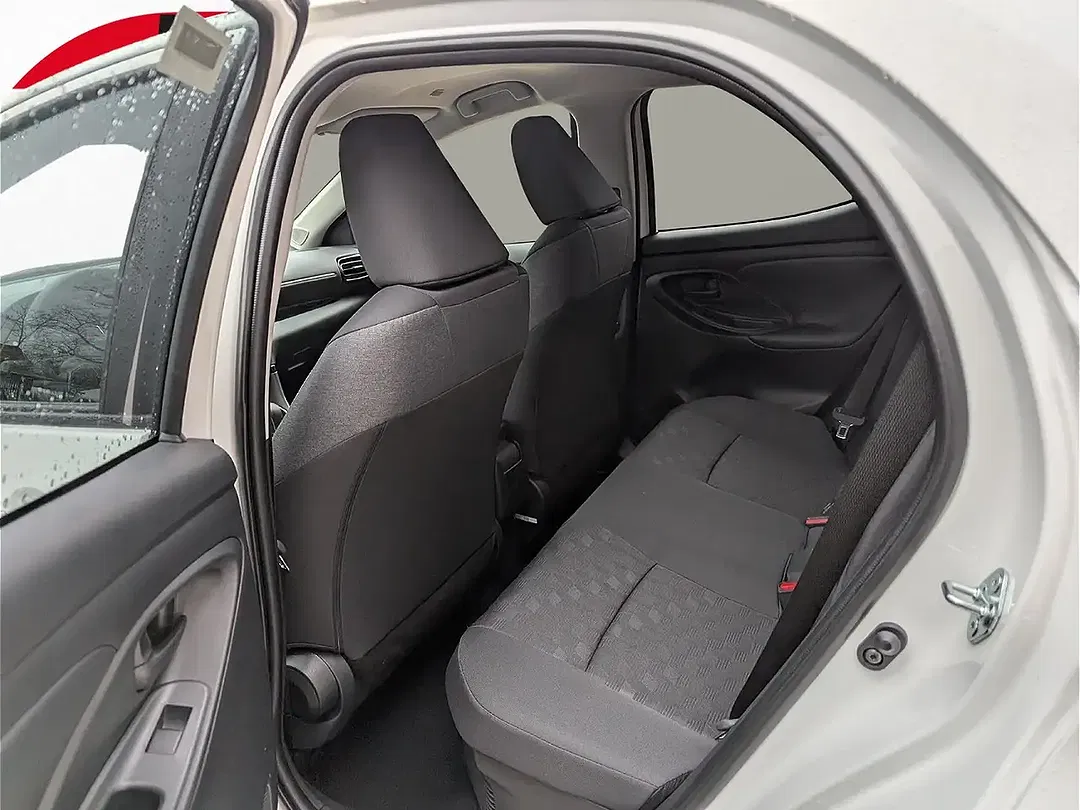 Toyota Yaris - Thumbnail 11