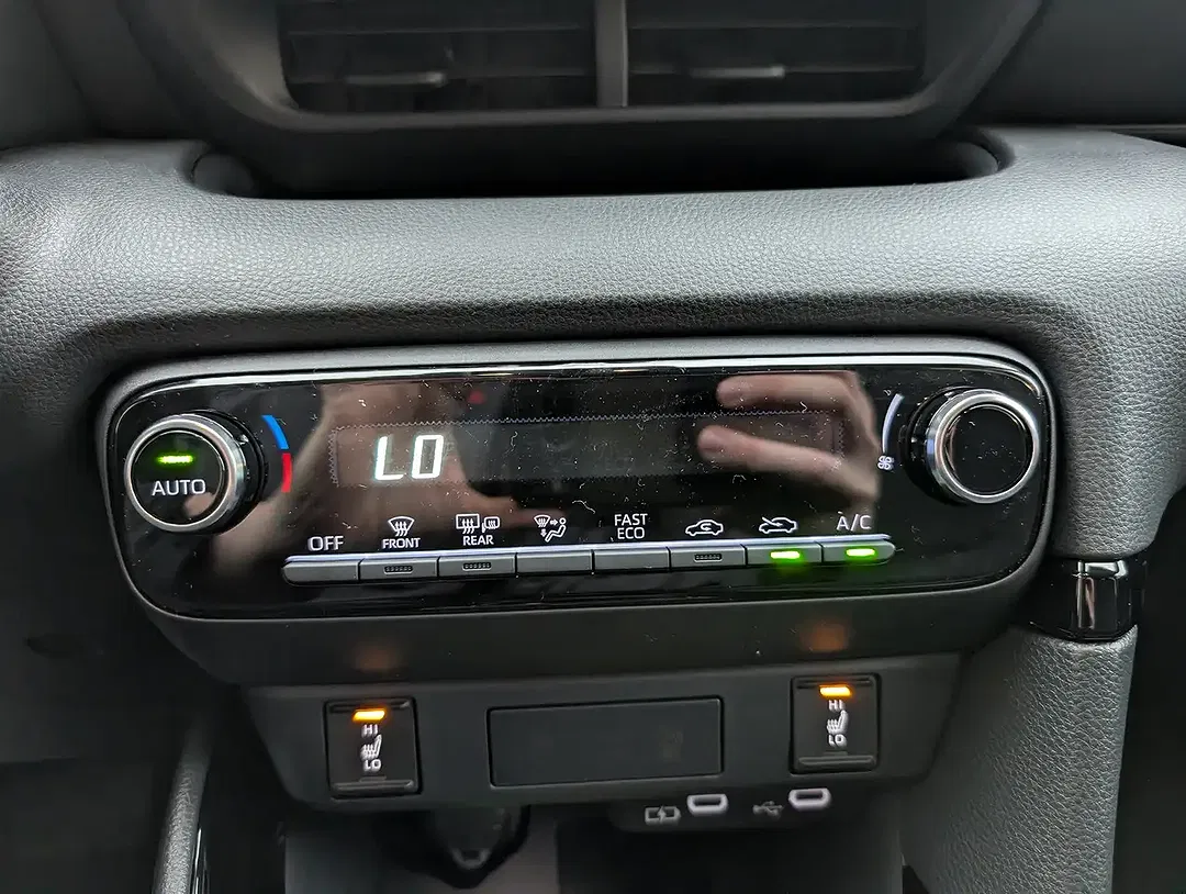 Toyota Yaris - Thumbnail 15