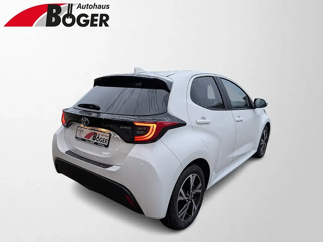 Toyota Yaris - Thumbnail 6