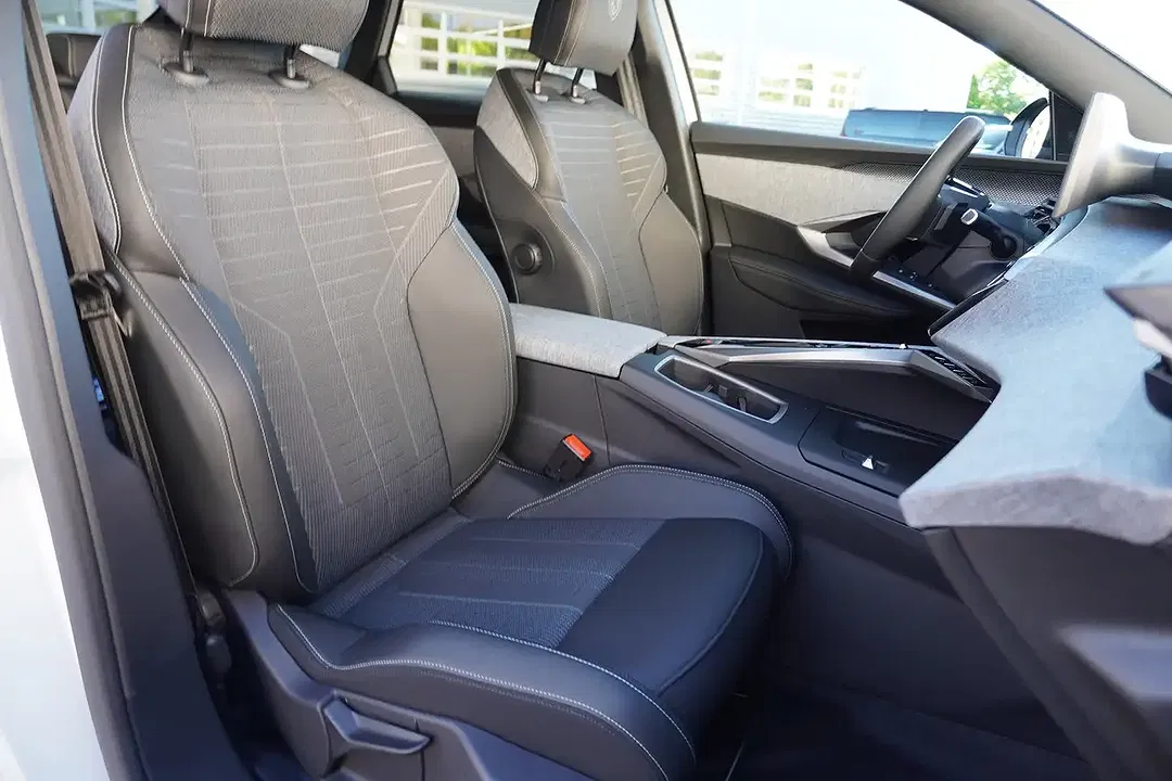 Peugeot 3008 - Thumbnail 10