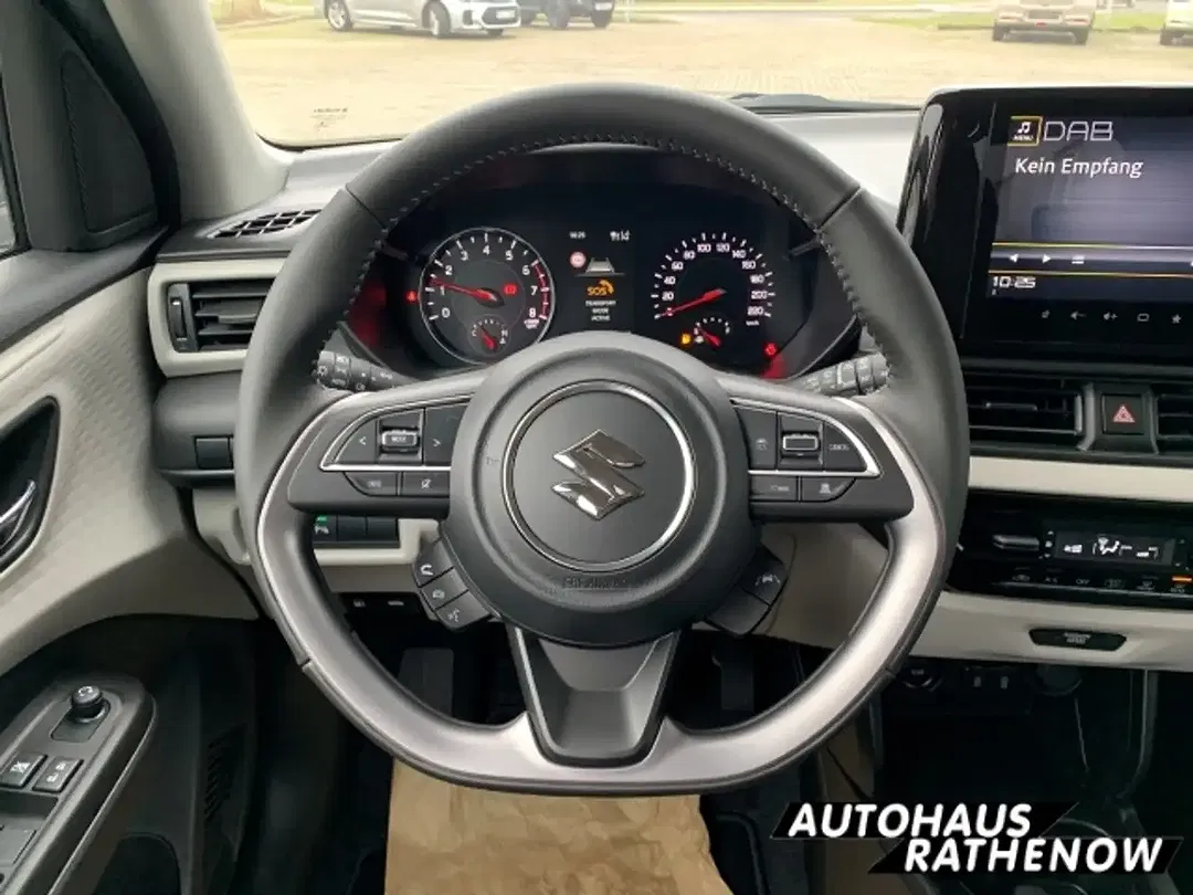 Suzuki Swift - Thumbnail 11