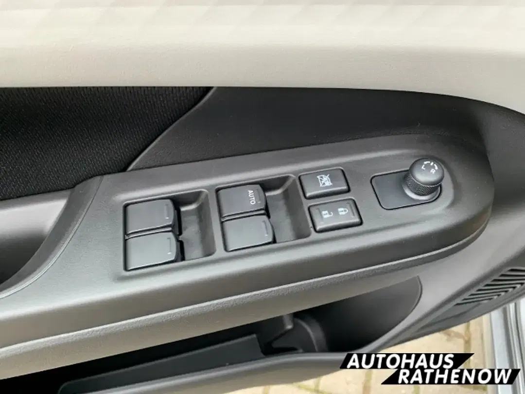 Suzuki Swift - Thumbnail 15