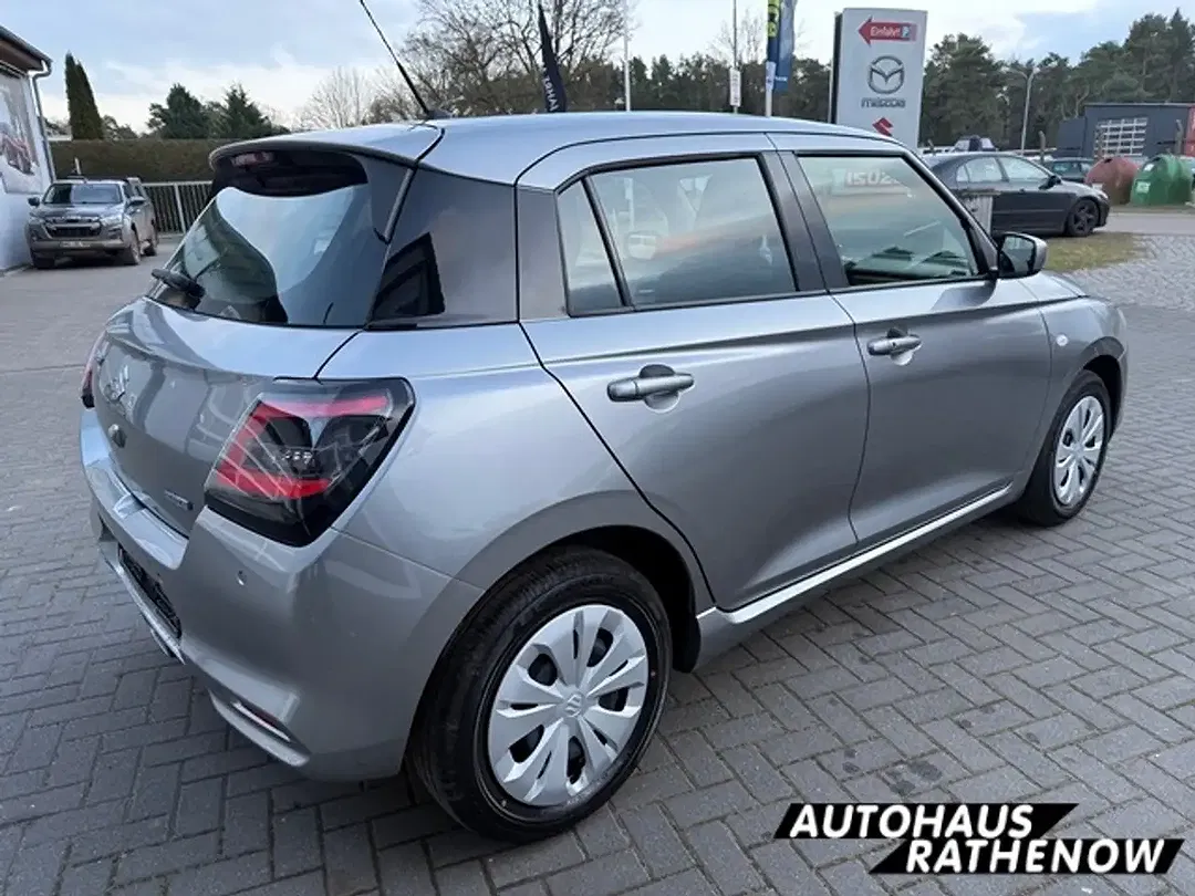 Suzuki Swift - Thumbnail 4