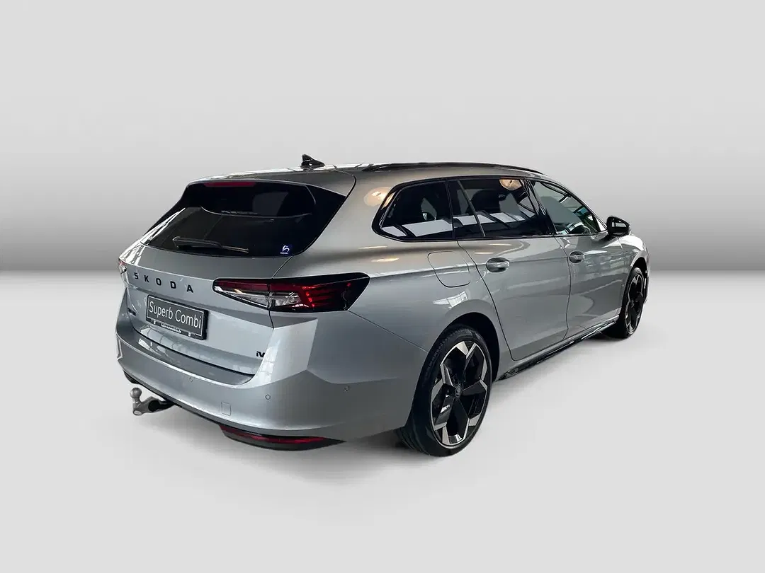 Skoda Superb - Thumbnail 3