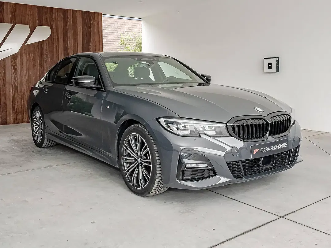 BMW 330 - Thumbnail 1