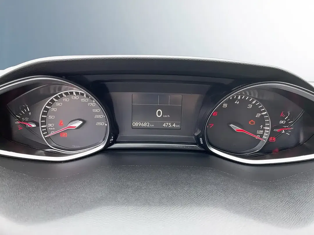 Peugeot 308 - Thumbnail 9