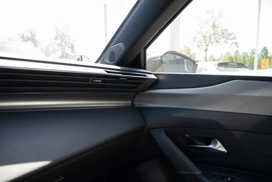 Peugeot 308 - Thumbnail 11