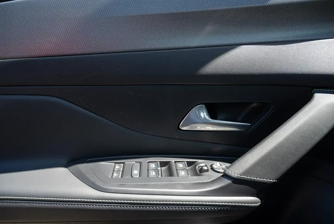 Peugeot 308 - Thumbnail 12