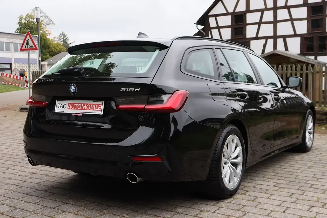 BMW 318 - Thumbnail 11