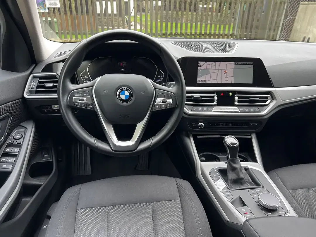 BMW 318 - Thumbnail 13