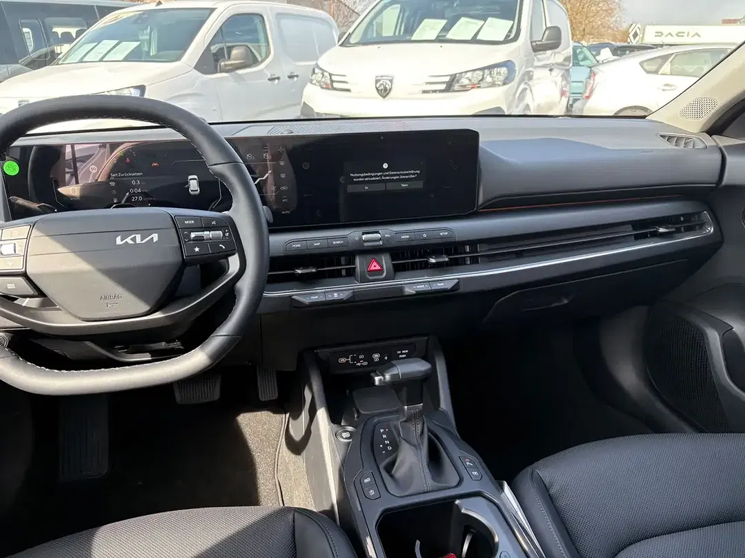 Kia K4 - Thumbnail 13