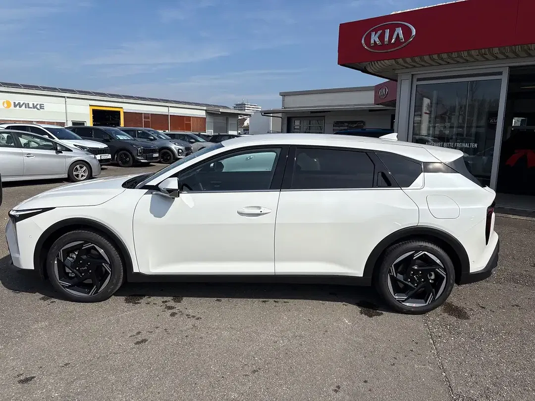 Kia K4 - Thumbnail 2