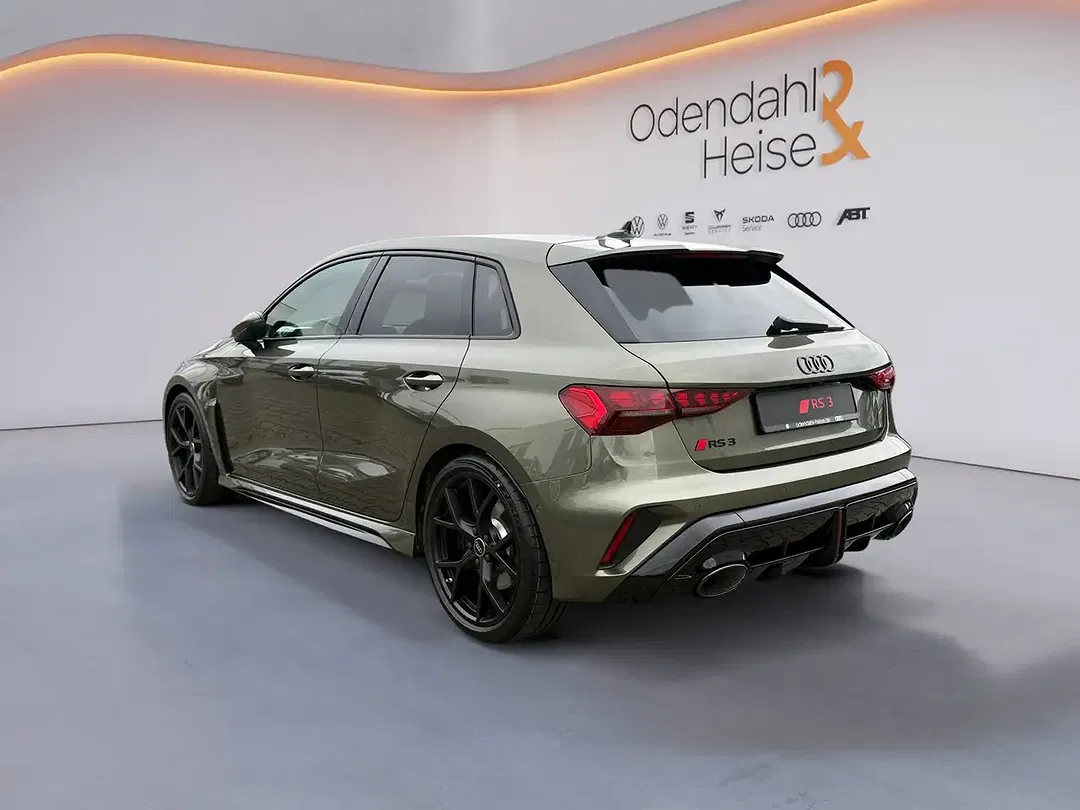 Audi RS3 - Thumbnail 3
