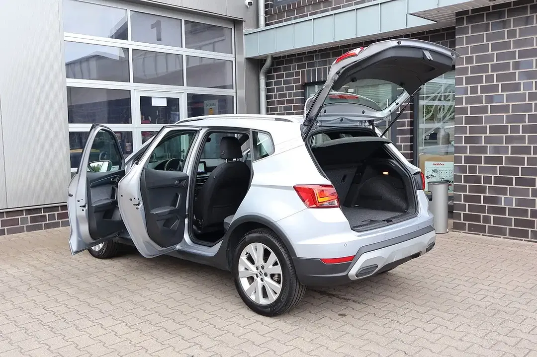 SEAT Arona - Thumbnail 40