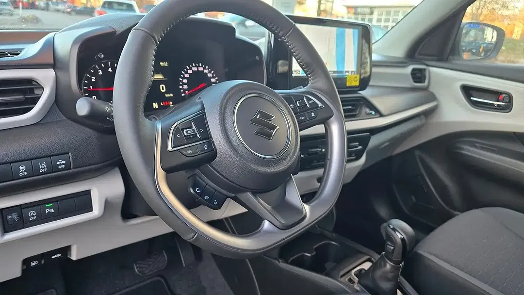 Suzuki Swift - Thumbnail 11