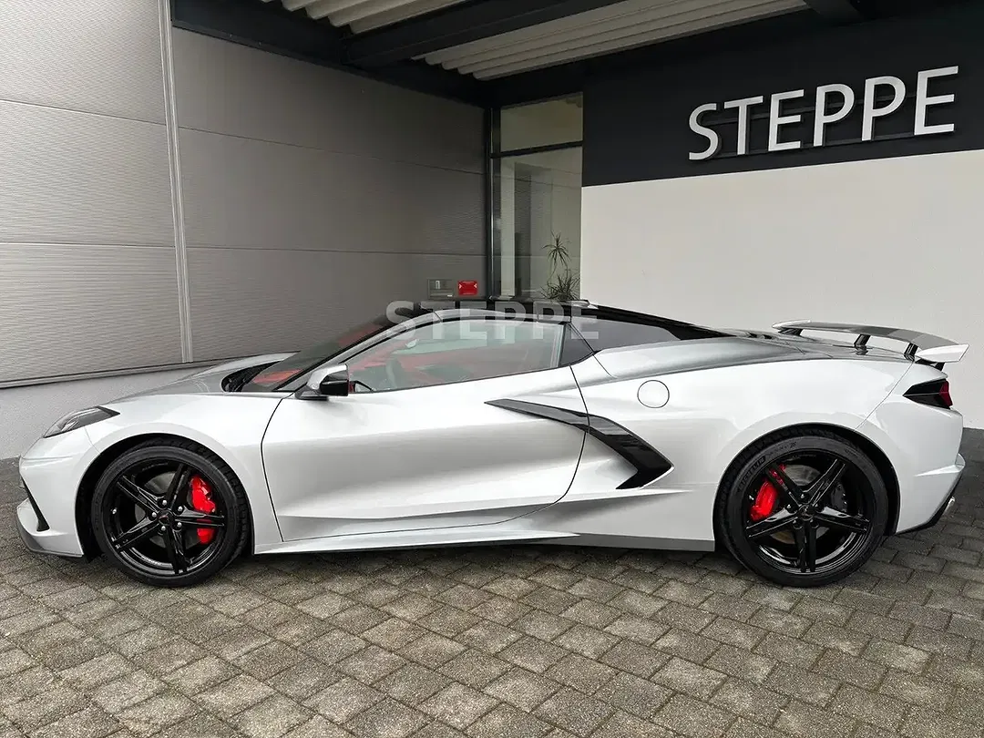 Corvette C8 - Thumbnail 3
