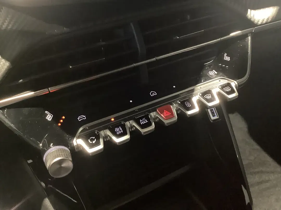 Peugeot 2008 - Thumbnail 13