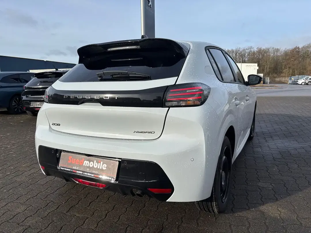 Peugeot 208 - Thumbnail 9