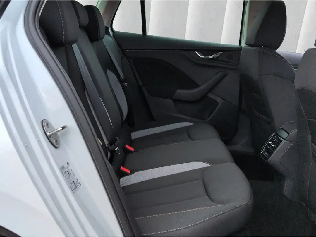 Skoda Kamiq - Thumbnail 8