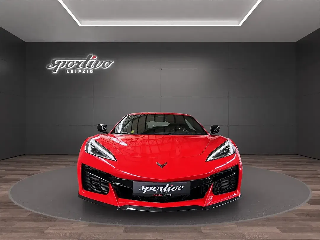 Corvette C8 - Thumbnail 3