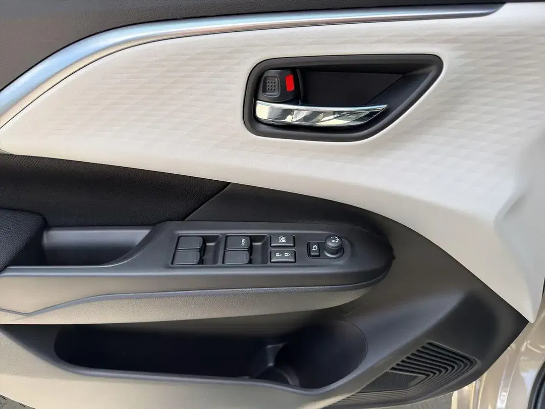 Suzuki Swift - Thumbnail 14