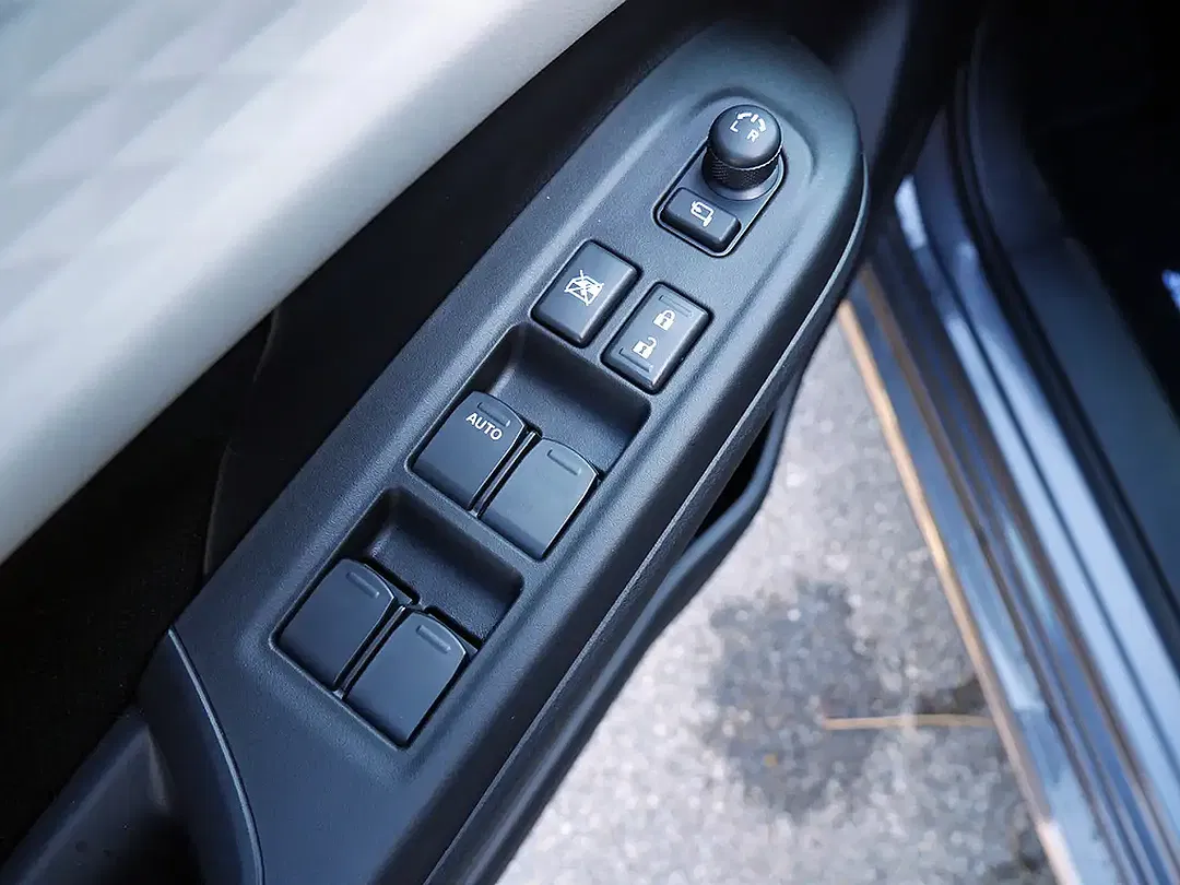 Suzuki Swift - Thumbnail 10