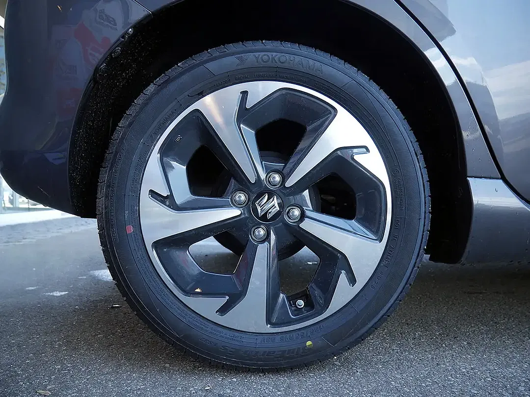 Suzuki Swift - Thumbnail 7