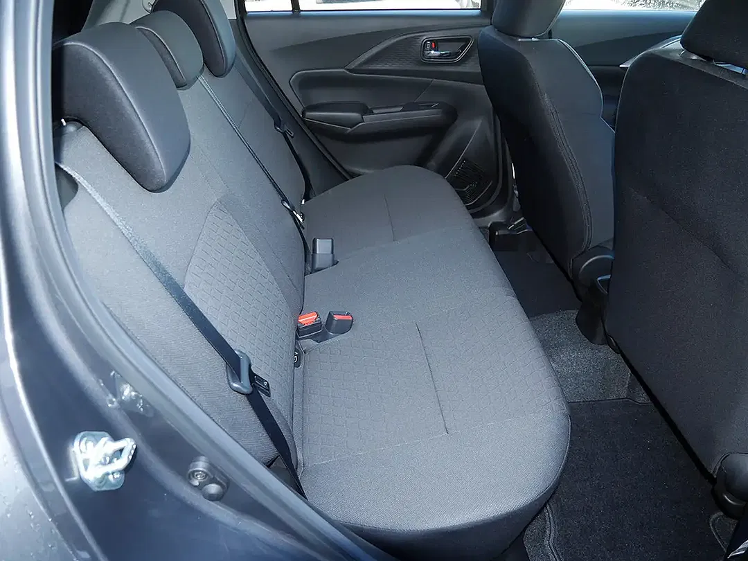 Suzuki Swift - Thumbnail 9