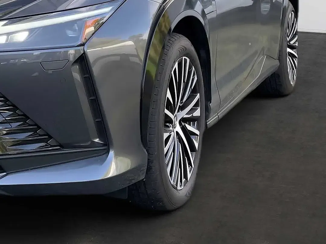 Lexus RZ - Thumbnail 13