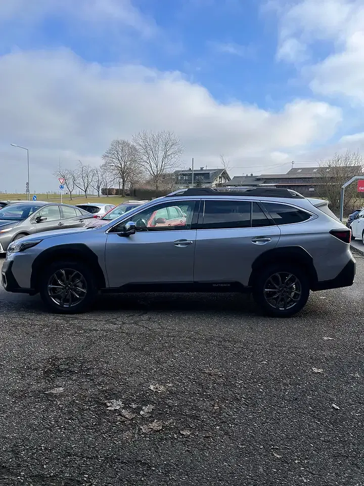 Subaru OUTBACK - Thumbnail 4