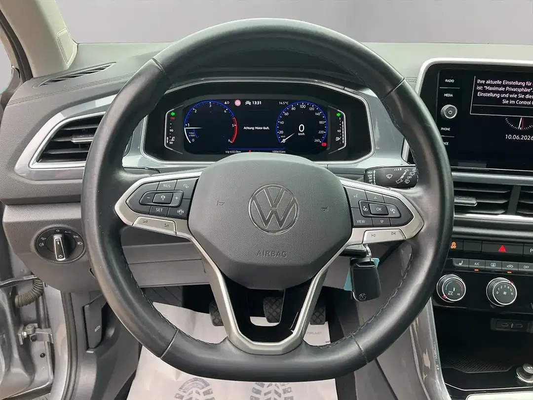 Volkswagen T-Roc - Thumbnail 12