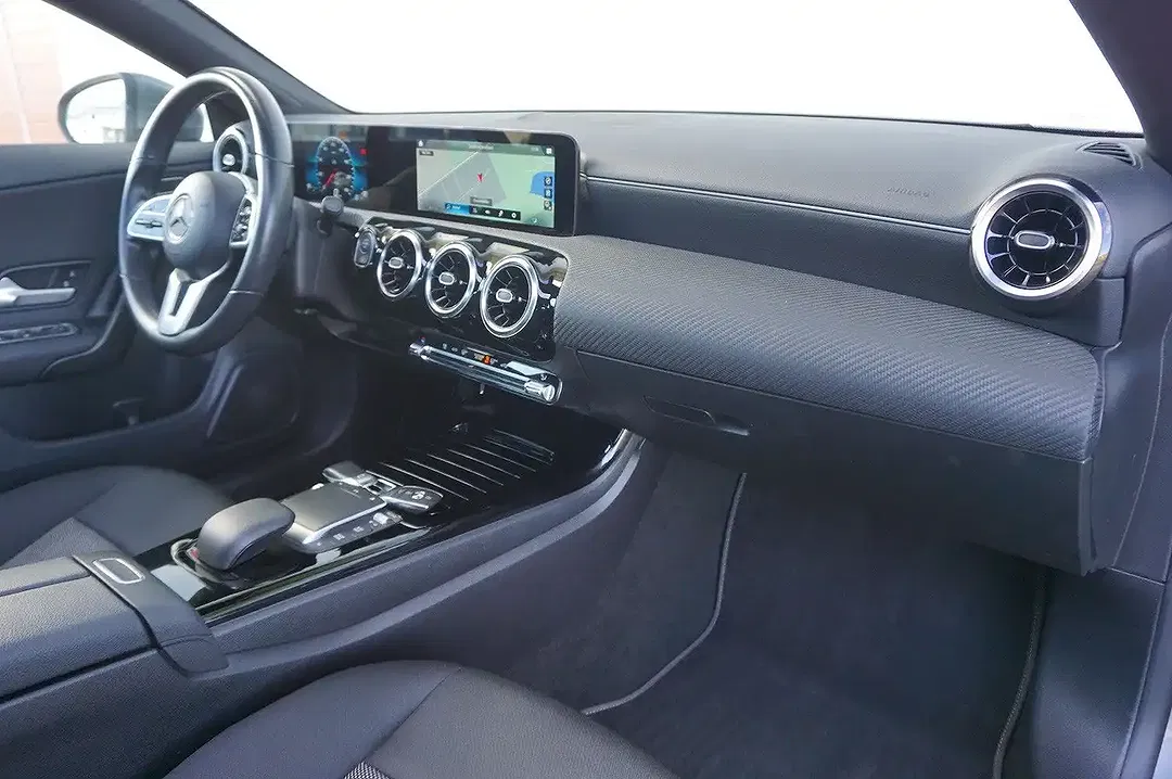 Mercedes-Benz CLA 180 - Thumbnail 10