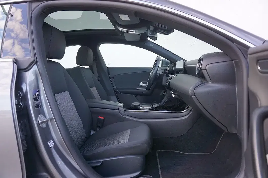 Mercedes-Benz CLA 180 - Thumbnail 12