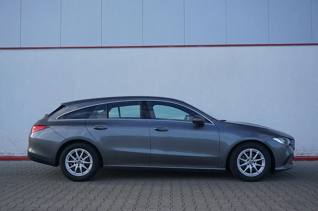 Mercedes-Benz CLA 180 - Thumbnail 4