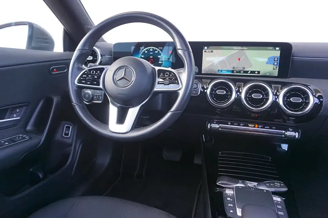 Mercedes-Benz CLA 180 - Thumbnail 7