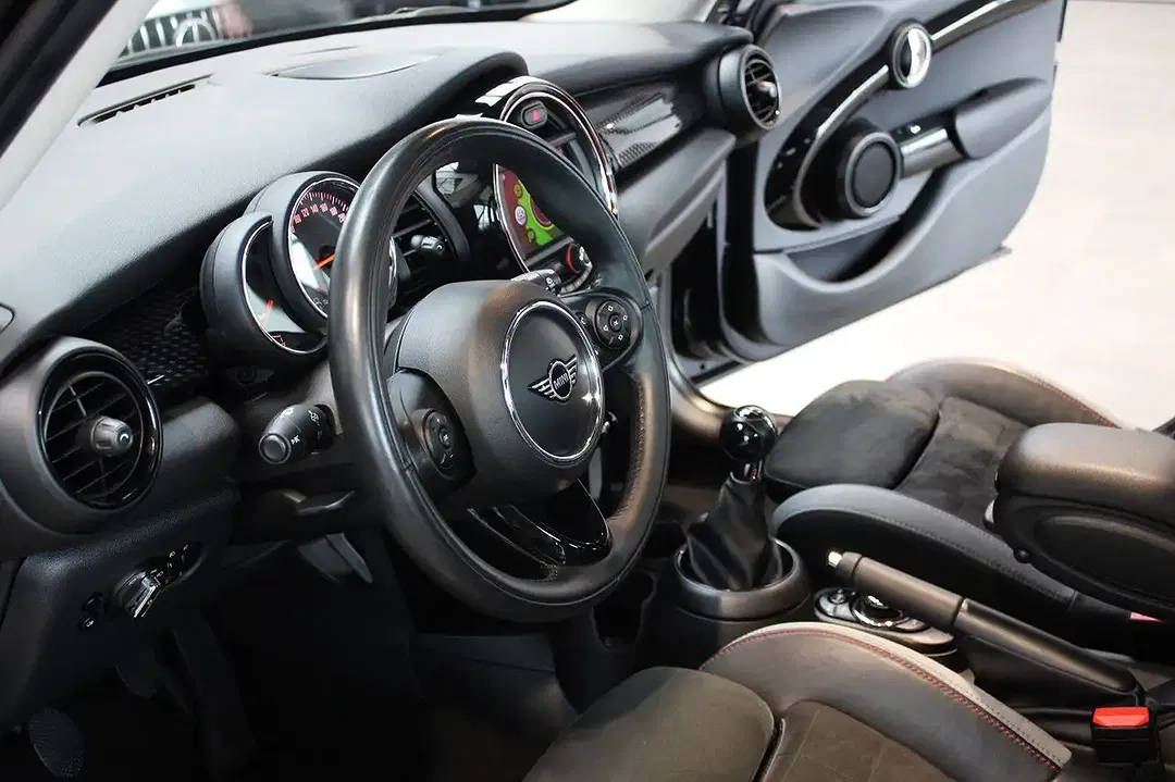 MINI Cooper S - Thumbnail 2