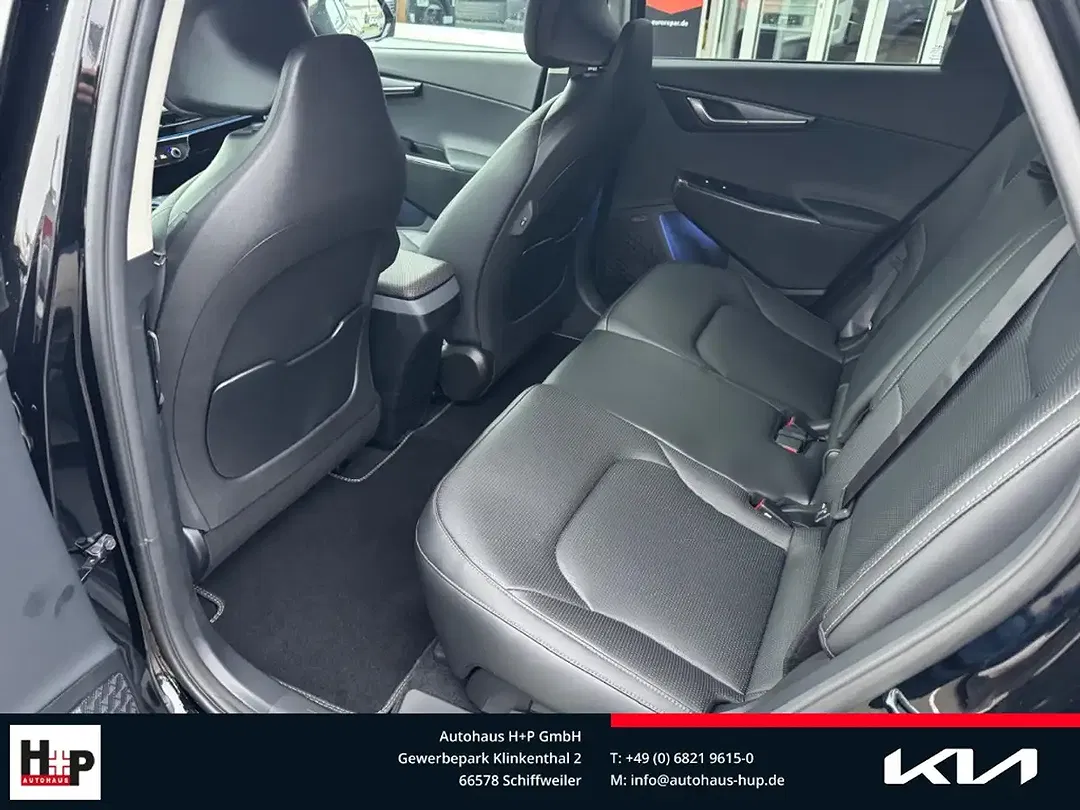 Kia EV6 - Thumbnail 12