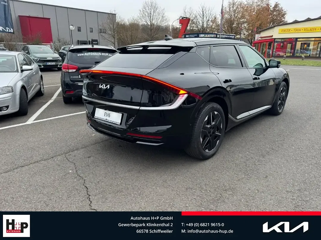 Kia EV6 - Thumbnail 4