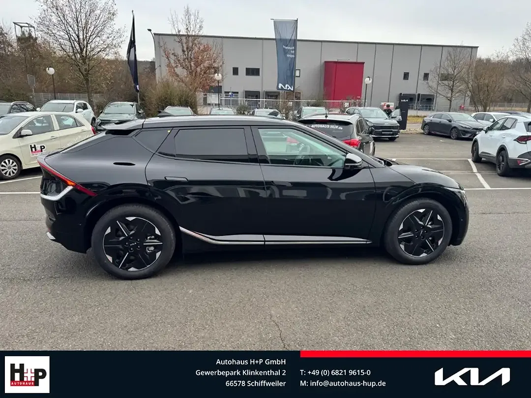 Kia EV6 - Thumbnail 5