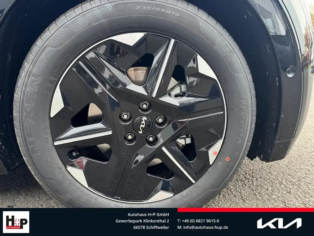 Kia EV6 - Thumbnail 7