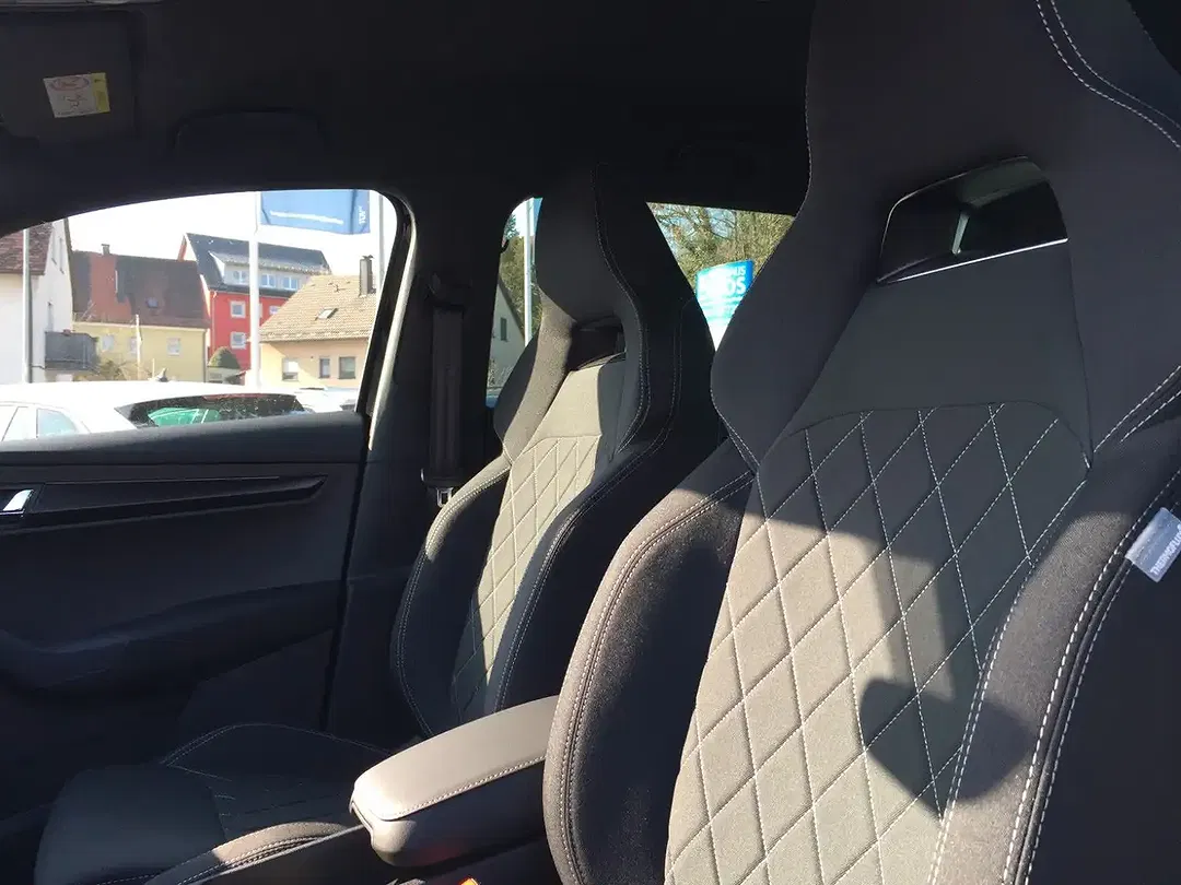 Skoda Karoq - Thumbnail 12