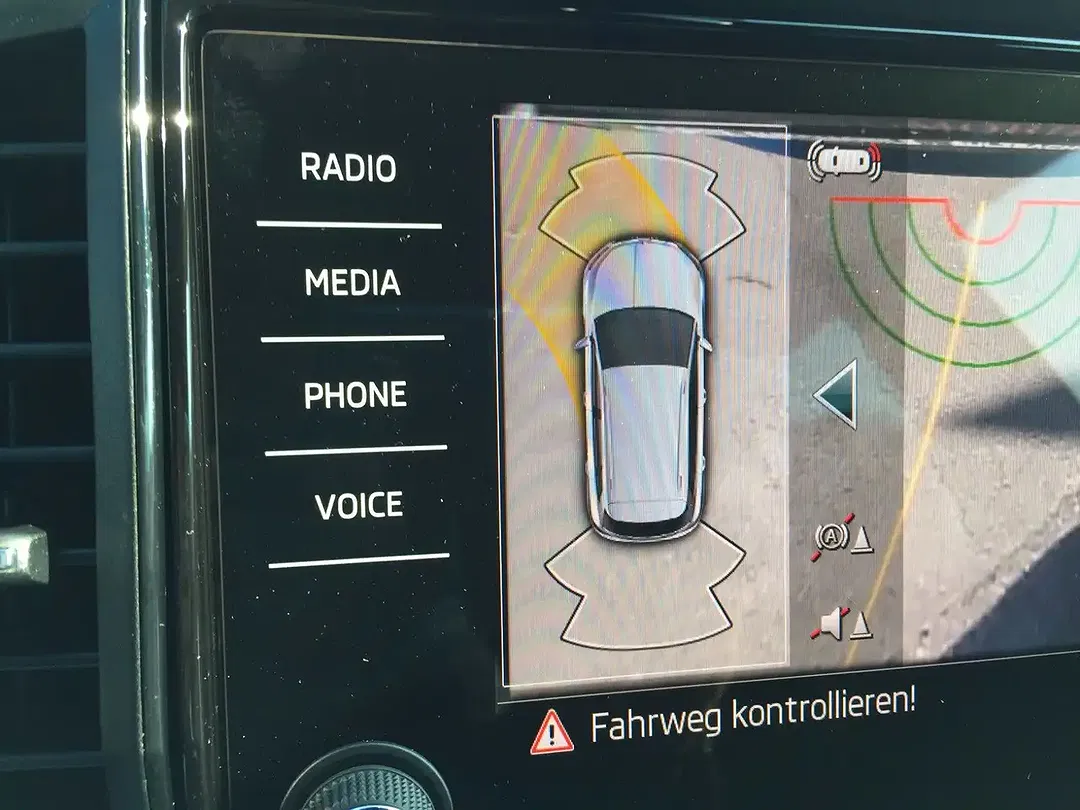 Skoda Karoq - Thumbnail 22