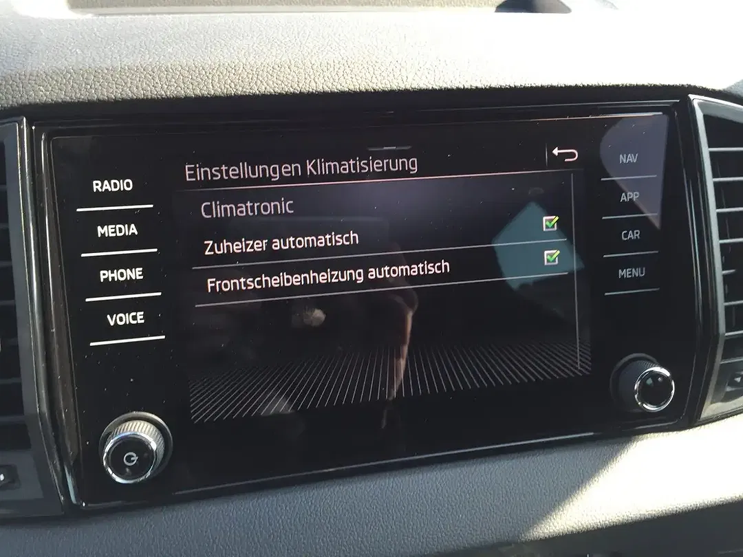 Skoda Karoq - Thumbnail 28