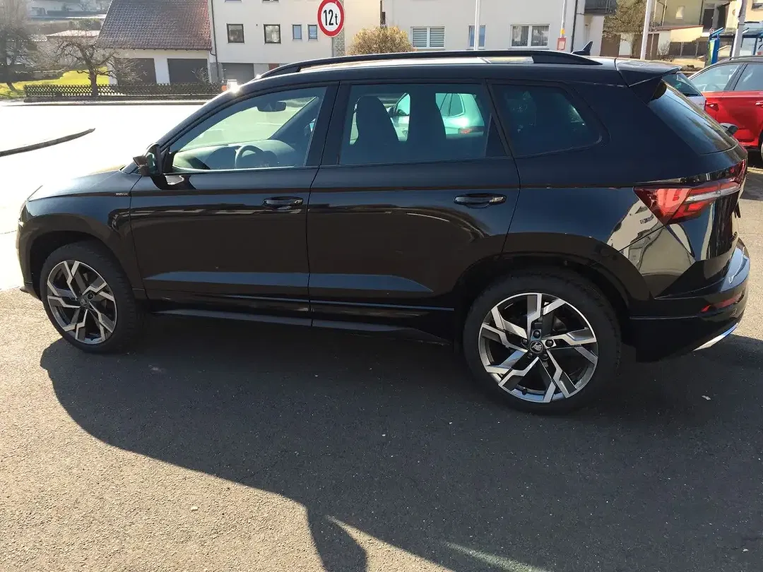 Skoda Karoq - Thumbnail 3