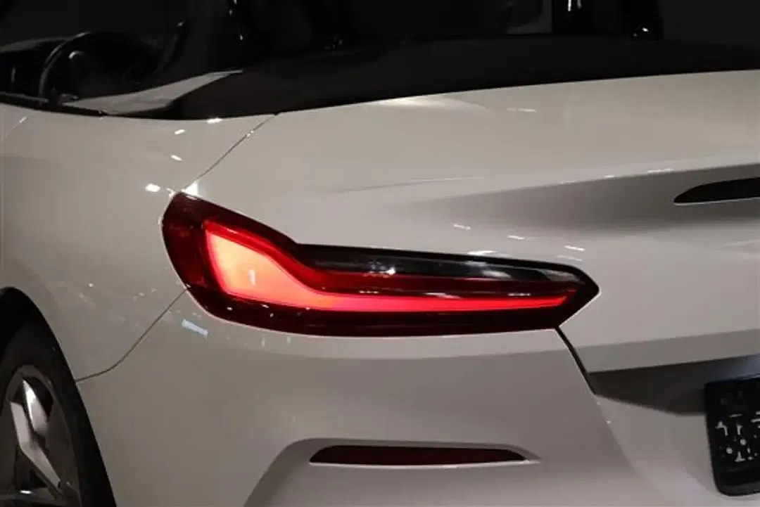 BMW Z4 - Thumbnail 24