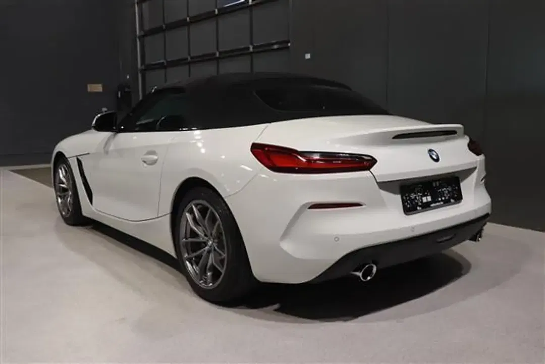 BMW Z4 - Thumbnail 3