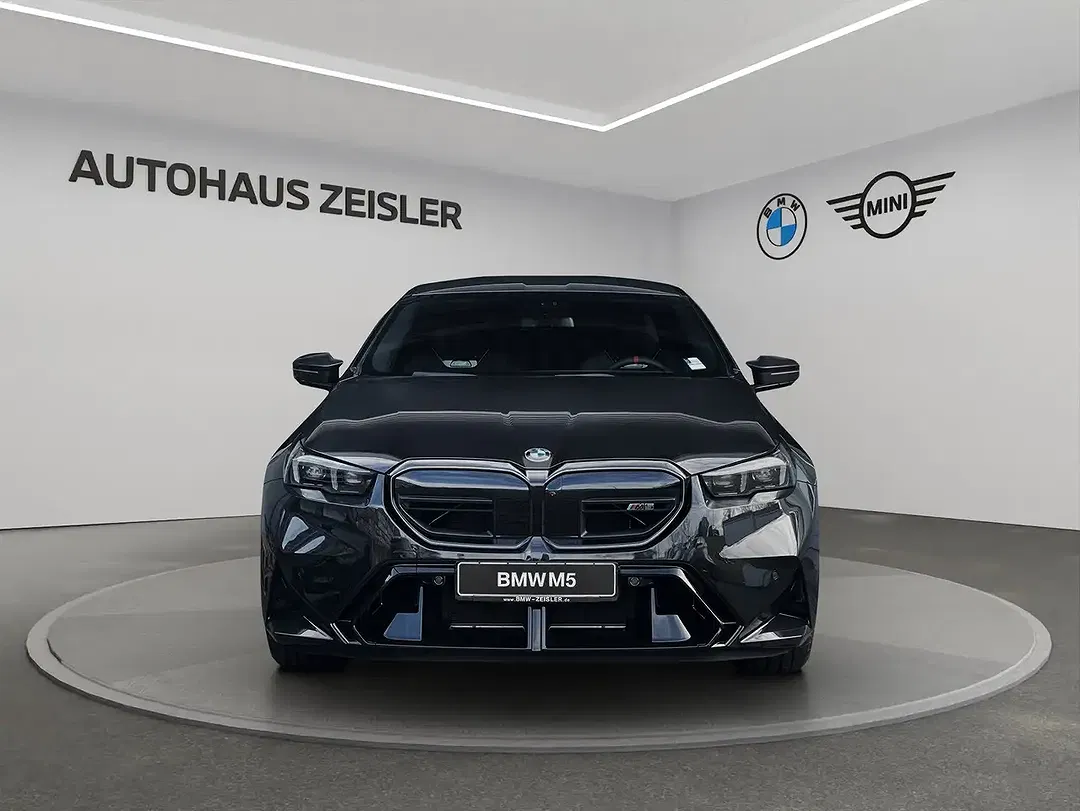 BMW M5 - Thumbnail 5