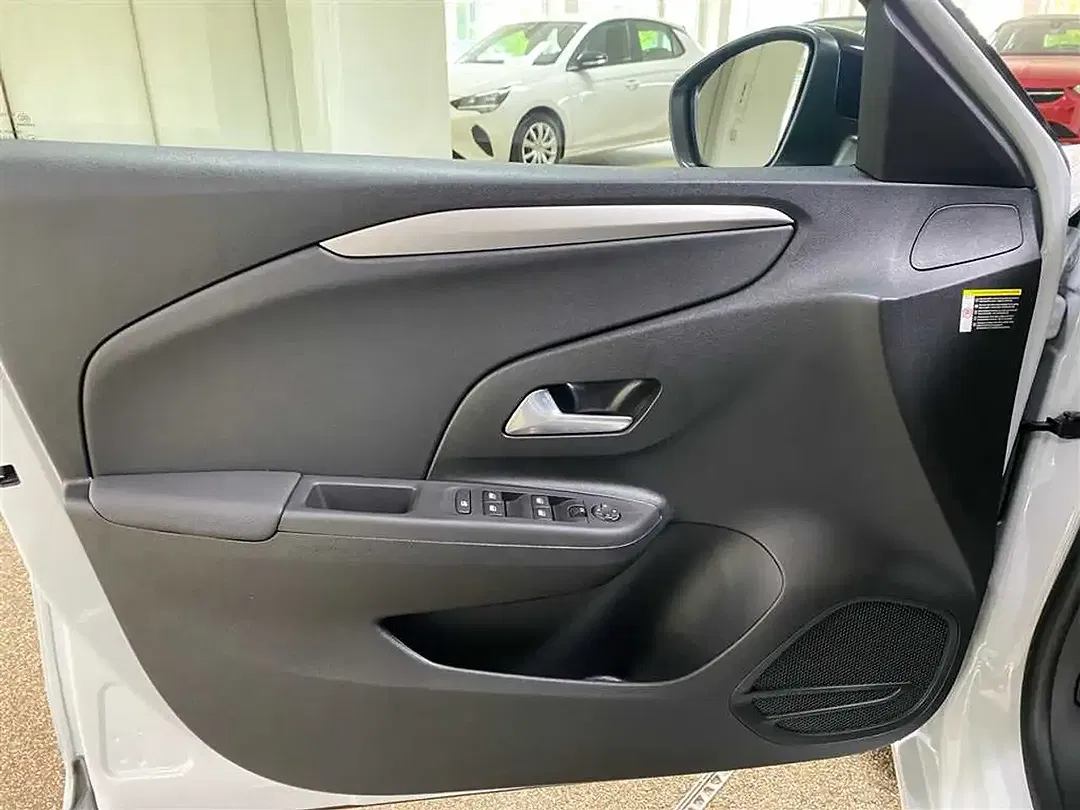 Opel Corsa - Thumbnail 11